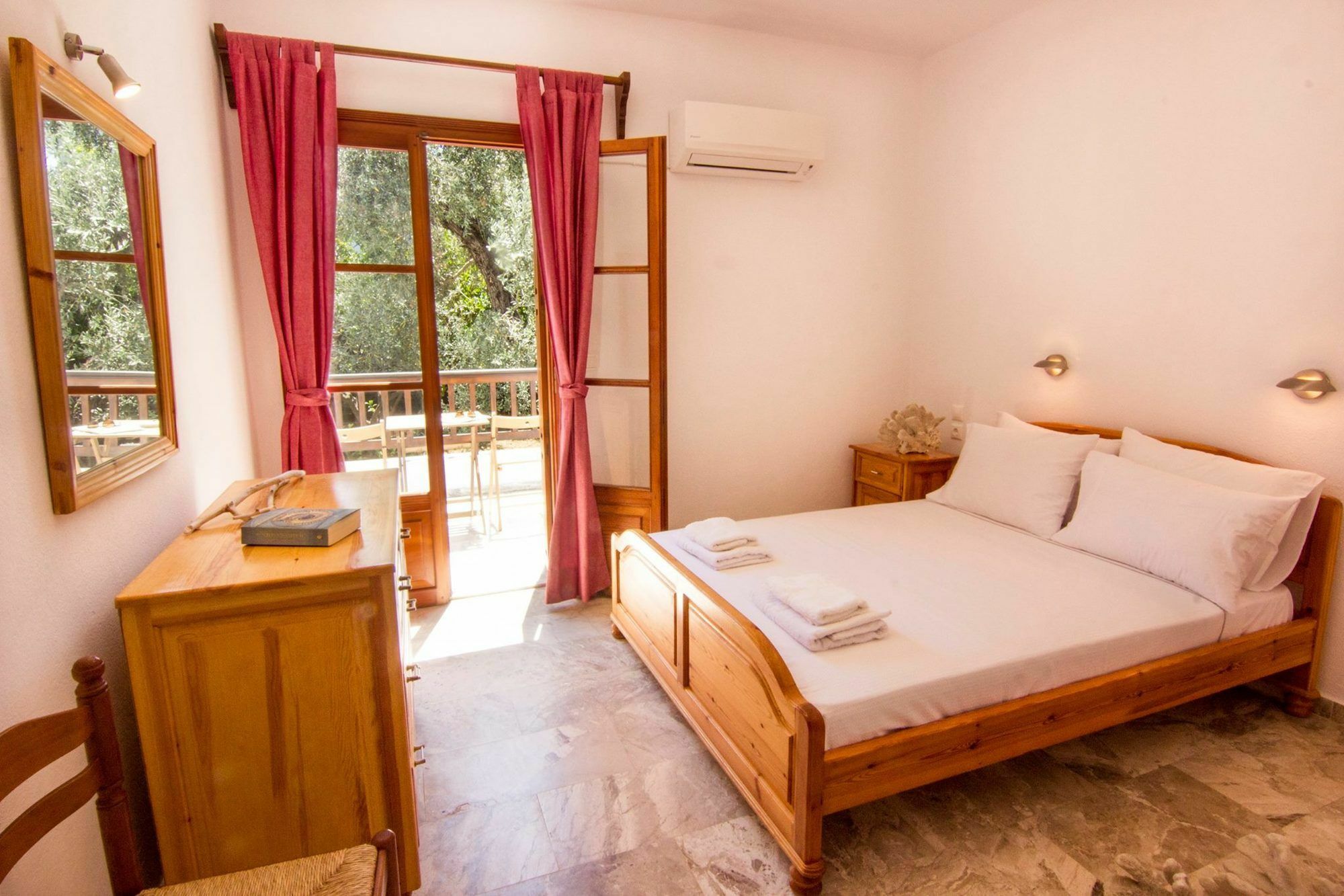 Naftilos Skiathos Экстерьер фото